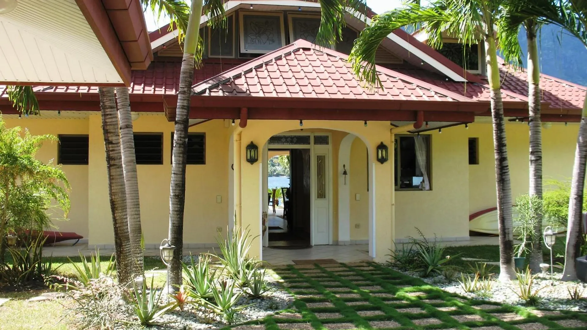Villa Oramarama Paopao 度假居